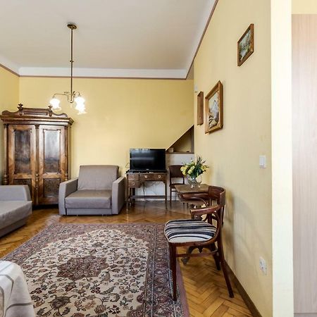 George Apartment Lviv Exterior photo