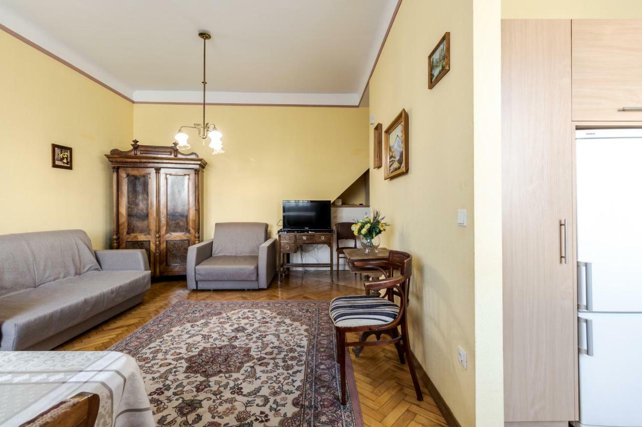 George Apartment Lviv Exterior photo