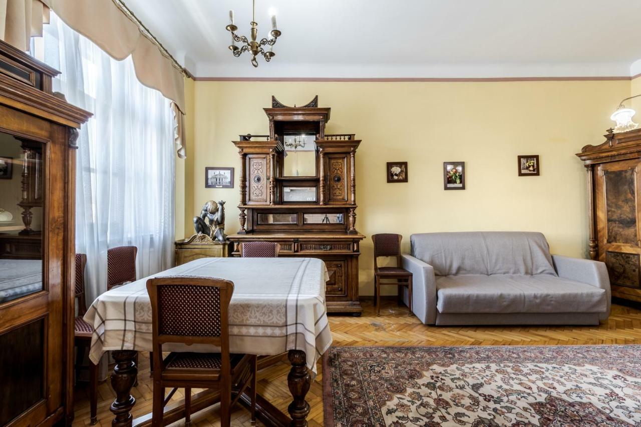 George Apartment Lviv Exterior photo