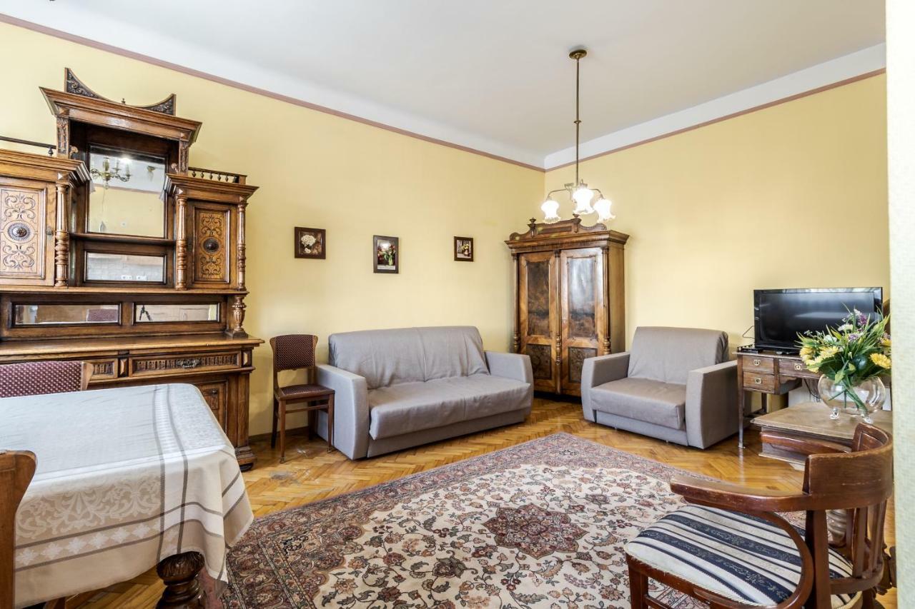 George Apartment Lviv Exterior photo