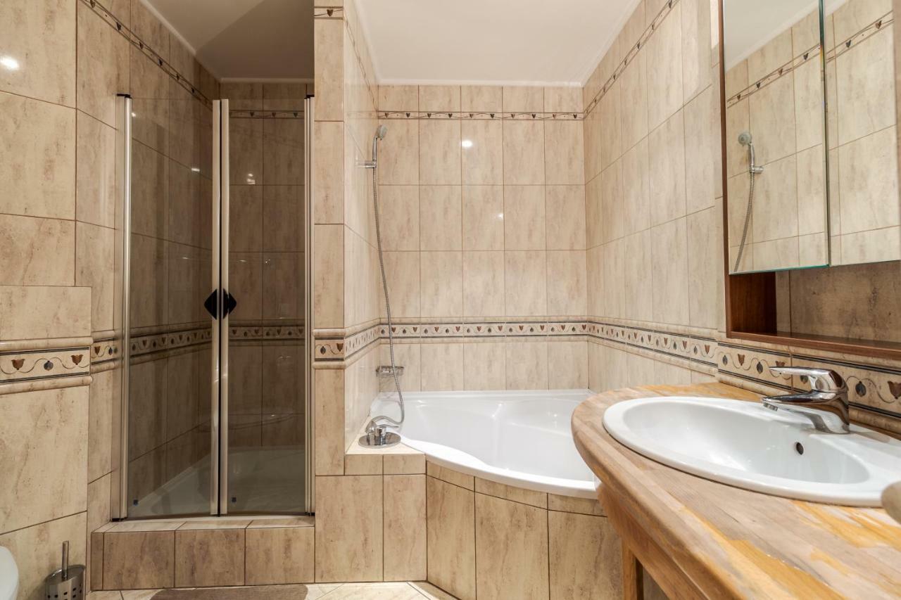 George Apartment Lviv Exterior photo